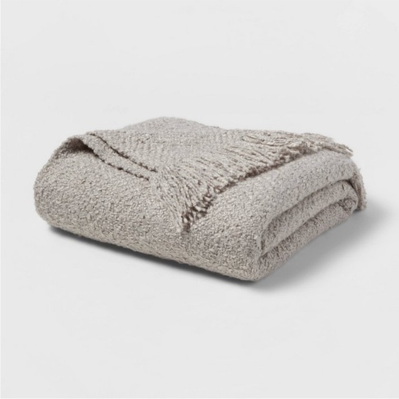 Threshold Other - Fringed Boucle Bed Throw Gray
- Threshold™